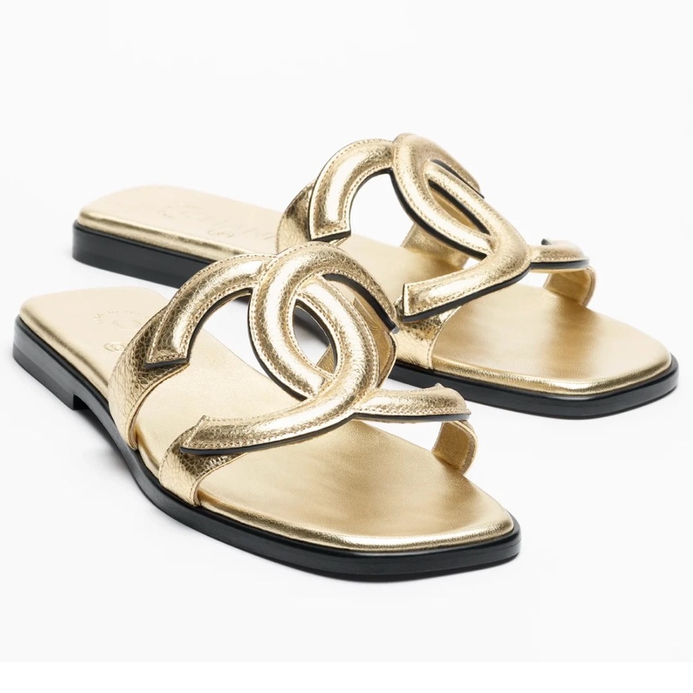 Chanel 26S Golden Gold Cracked Leather XL CC Logo Mule Slide Flat Sandal 38